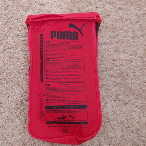 Puma shin guard case like new