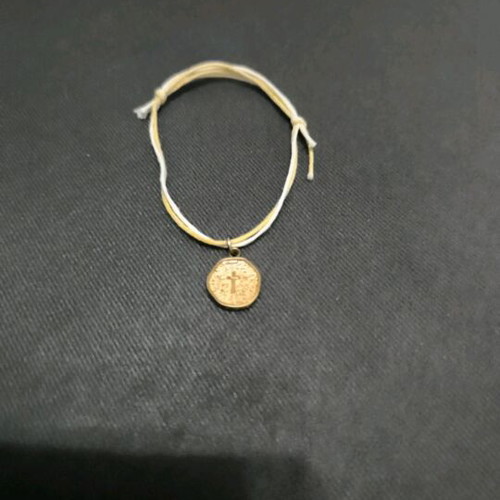 Handmade bracelet with cross adjustable for all wrist types
