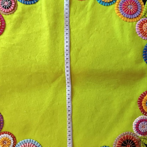 Handmade embroidered felt tablecloth Wendy Williams No2 like new