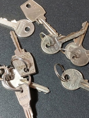 Κλειδιά μεταχειρισμένα, πακέτο