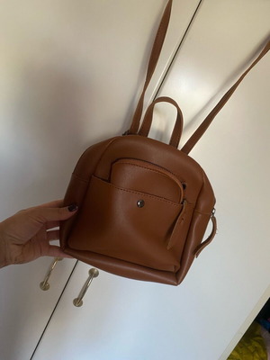 Women's bag like new, brown, crossbody and backpack style