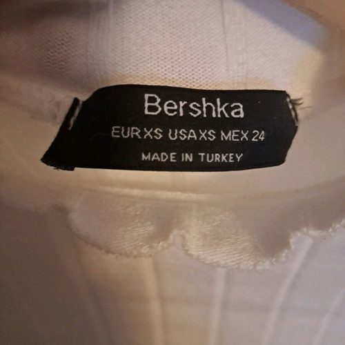 Bershka white t-shirt size XS like new