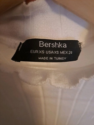 Bershka white t-shirt size XS like new
