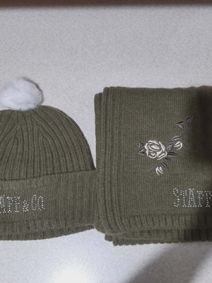 Staff Jeans & Co scarf and hat set new