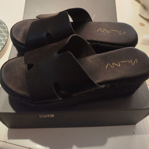Envie Shoes black platform sandals size 37 like new