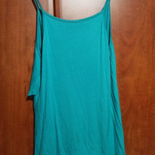 Blouse with V-neck and ruffle design, like new, turquoise