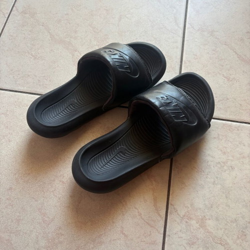 Nike Victori One Slide black size 36.5 like new