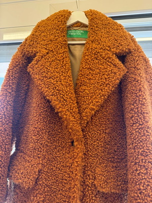 Benetton coat like new camel teddy texture, size S