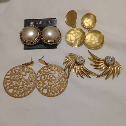 Earrings vintage pack of four pairs like new