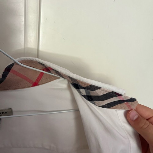 Burberry white shirt like new, classic piece