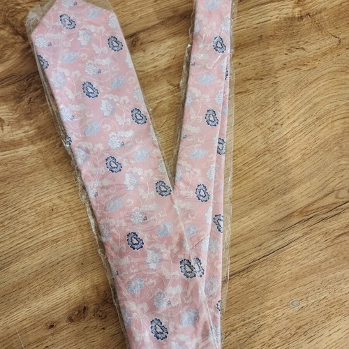 Pink patterned medallion silk tie by Boggi Milano new