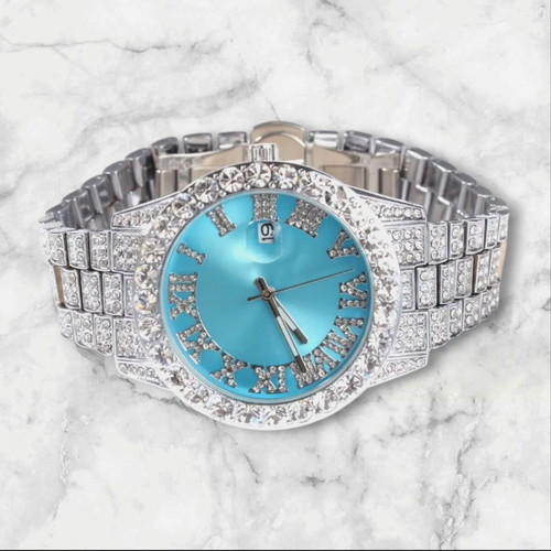 Quartz watch new with large dial and sparkling artificial diamonds