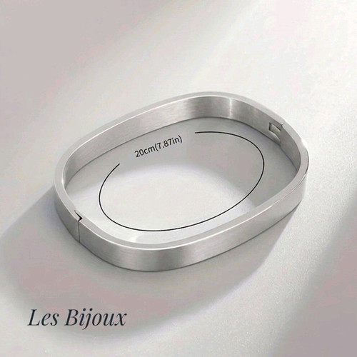 Minimal silver stainless steel bracelet new, does not tarnish