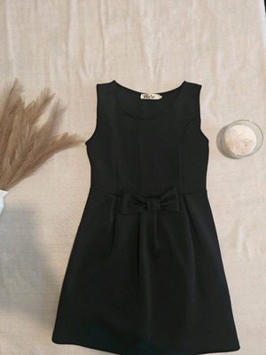 Mini black dress with bow Chatón new, size M