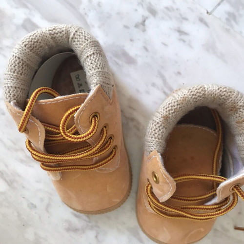 Baby Booties 9-12 Months beige like new