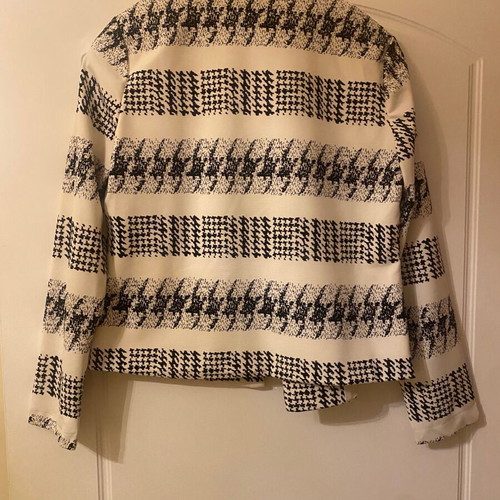 Axel Jacket Like New, Short Black and White