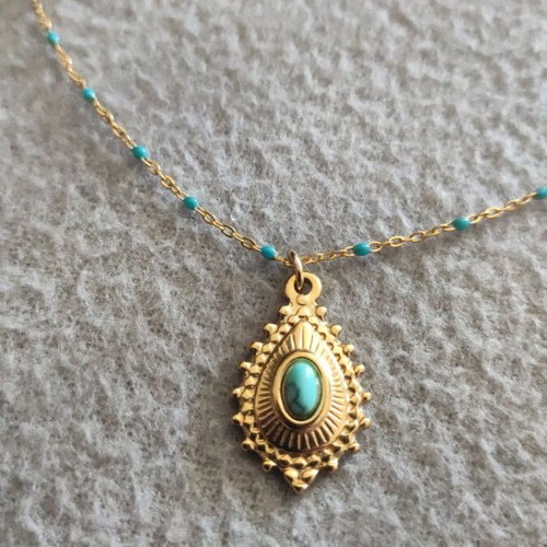 Bohemian necklace new with turquoise and gold details