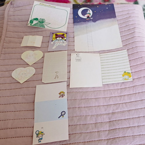 Colored note papers and one letter glue, pack of 10, like new