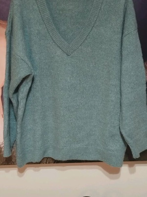 Πουλόβερ μαλλινό στο χρώμα της μέντας μέγεθος L καινούργιο