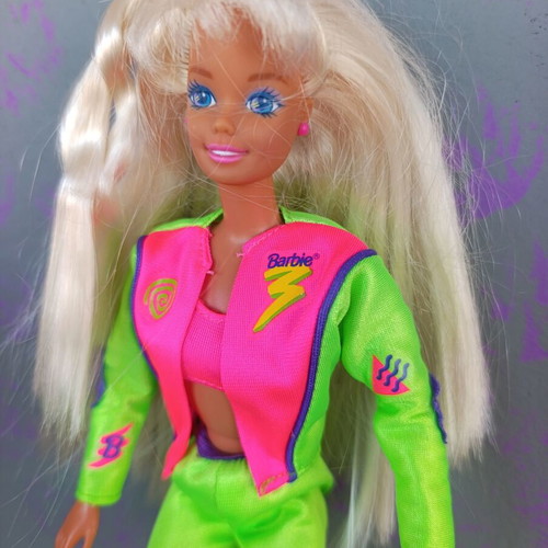 Vintage Barbie Bicyclin 1993 Mattel doll with articulated joints, bike & accessories like new