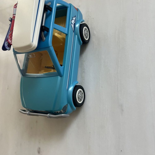 Playmobil 9281 Winter Family Car like new with instructions