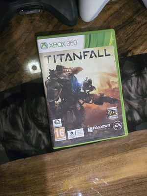 Titanfall Xbox 360 като ново
