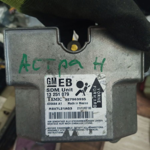 Airbag control unit Opel Astra H 13251079 327963935