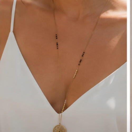 Dreamcatcher necklace like new, gold color