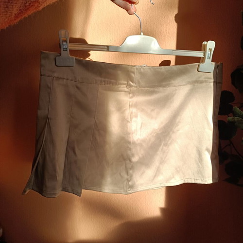 Hyper mini skirt like new, gold, size XL