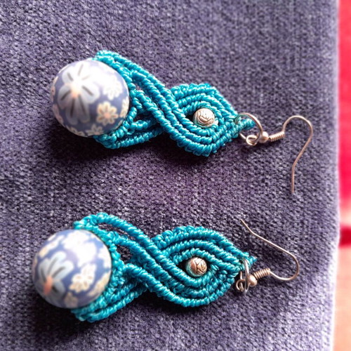 Macrame earrings like new in blue