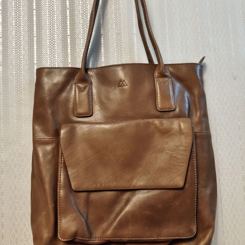 Markberg shoulder bag with zipper and pockets