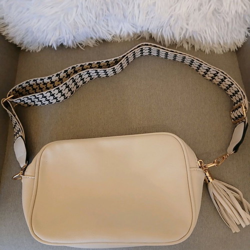 Crossbody bag beige with wide houndstooth strap like new