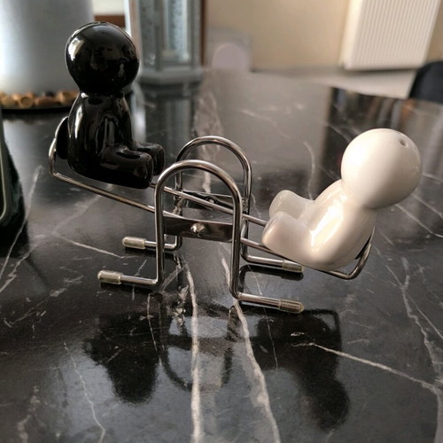 Salt and pepper shaker new from Octopus unused