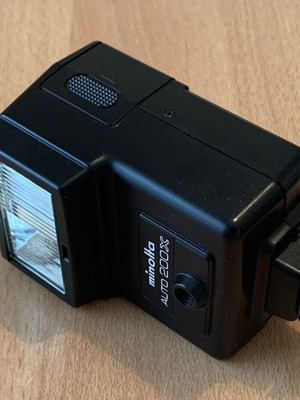 Konica Minolta Auto 200x camera flash like new
