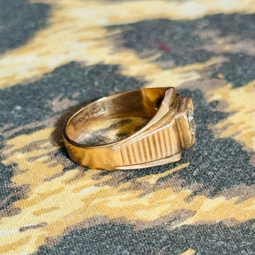 Gold men's ring 14K like new with white zircon stone