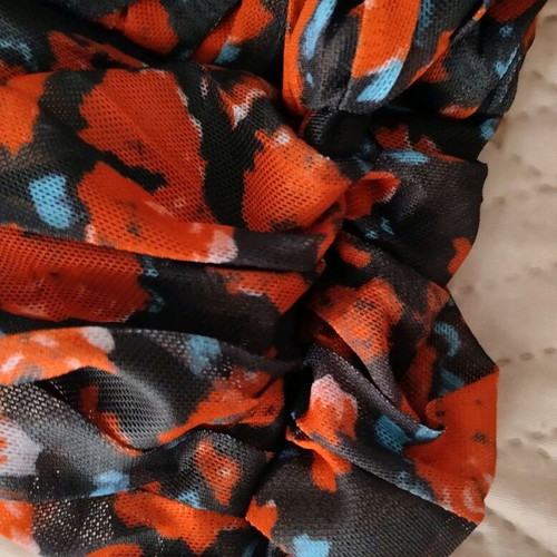 Floral crop top new, size L with side zipper, black and red