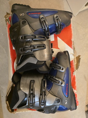 Nordic ski boots used