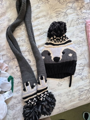 Zara kids scarf and hat like new
