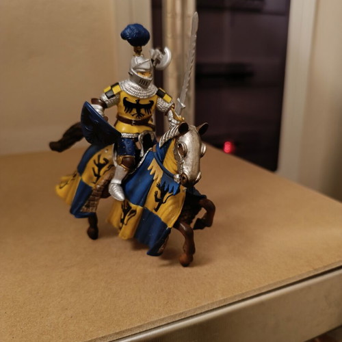 Knight and horse set like new, 10 cm