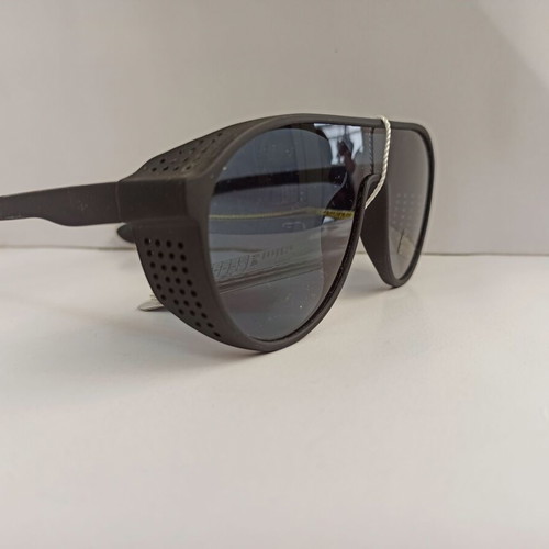 Men's sunglasses with attractive design