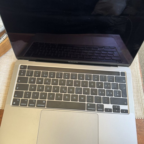 MacBook Pro 13in 256GB with Touch Bar used, with box and Magic Trackpad