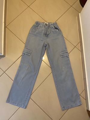 Cargo straight Bershka μπλε σαν καινούργιο, μέγεθος XS