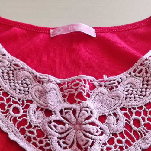 Sleeveless blouse E&D like new, size Large, red