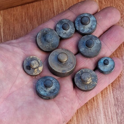 Old scale weights and pans set