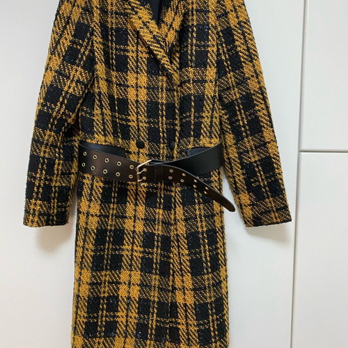 Access coat and skirt set like new, black and yellow