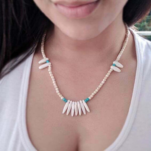Handmade long necklace with howlite and turquoise semi-precious stones new