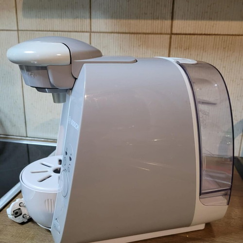 Tassimo Bosch TAS 2004/06 coffee maker like new