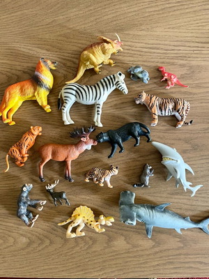Various animal figures like new, set of 16 pieces