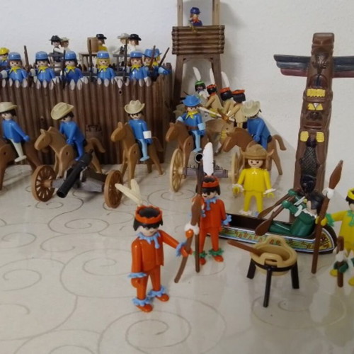 Playmobil set with many figures used