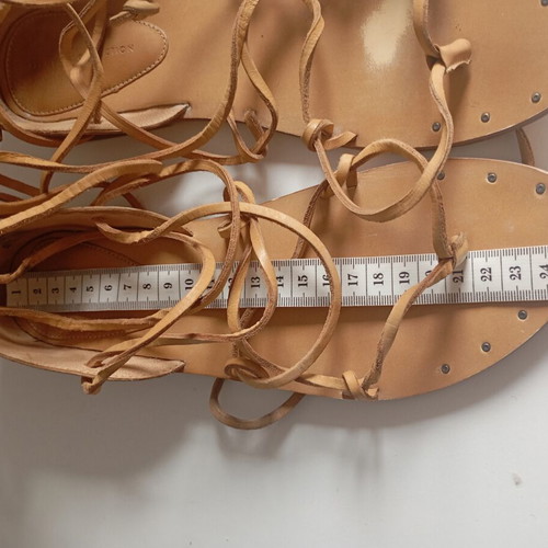 Zara leather women's sandals size 39, beige